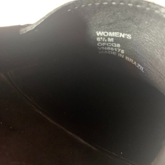 L. L. Bean Black Suede Loafers in a Women's Size 6.5 - Picture 7 of 8